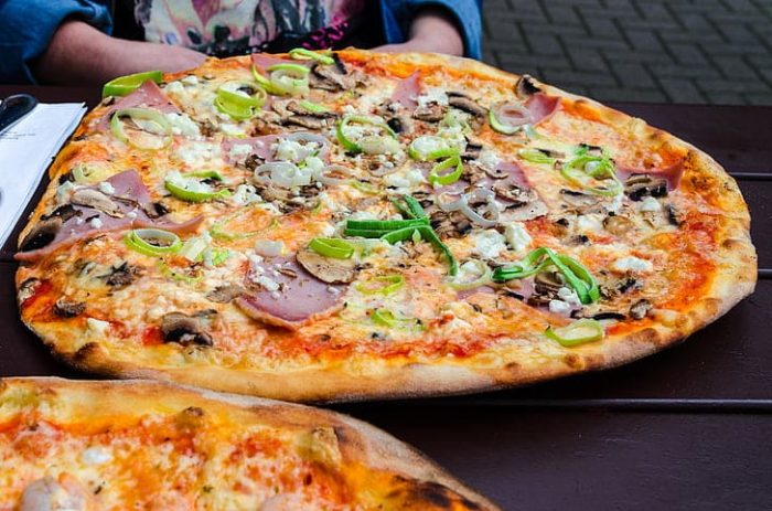 Cómo hacer pizza casera con toppings básicos 1 Cómo hacer pizza casera con toppings básicos